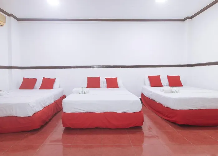 Max Travellers By Reddoorz Inn *