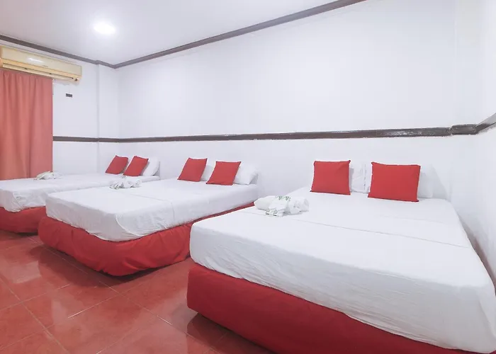 Max Travellers By Reddoorz Inn *